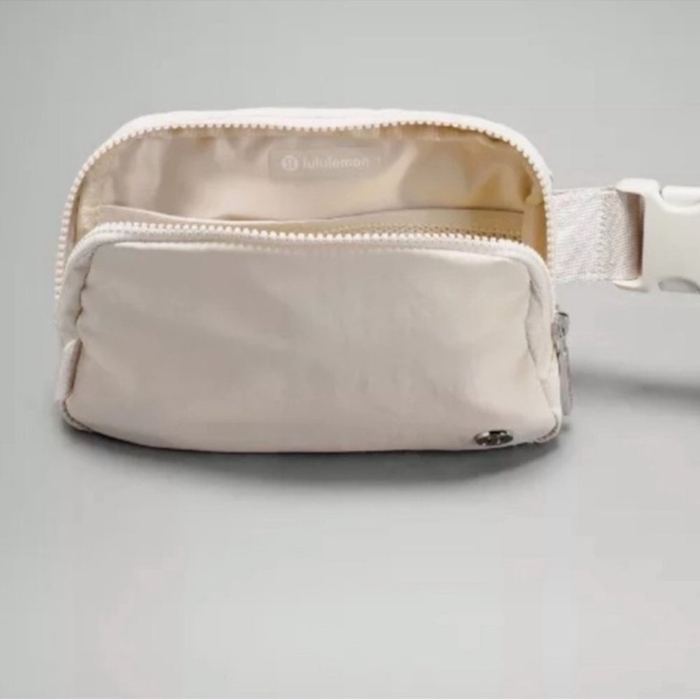 Lululemon Athletica | Belt Bag | Everywhere Belt Bag | White Opal - Picture 5 of 15